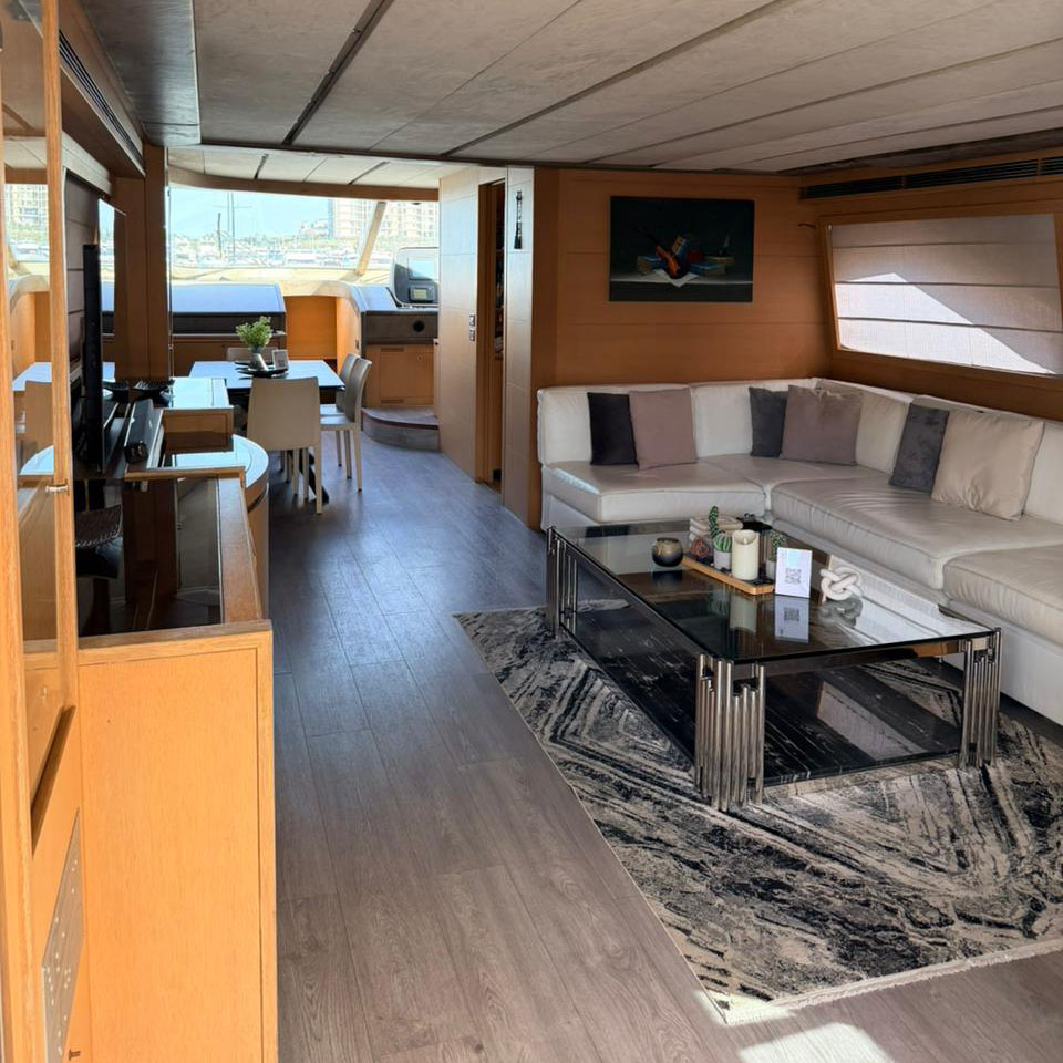 Yacht Salon
